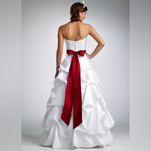 David’s Bridal White Satin Tiered Ruched Pin-tuck Ruffle Wedding Dress Gown - Picture 13 of 16